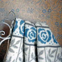 Load image into Gallery viewer, Rosengård Grey Lambswool Jacquard Blanket