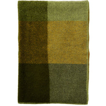 Load image into Gallery viewer, Gotland Check Green Midi Lambswool Throw 90x130cm
