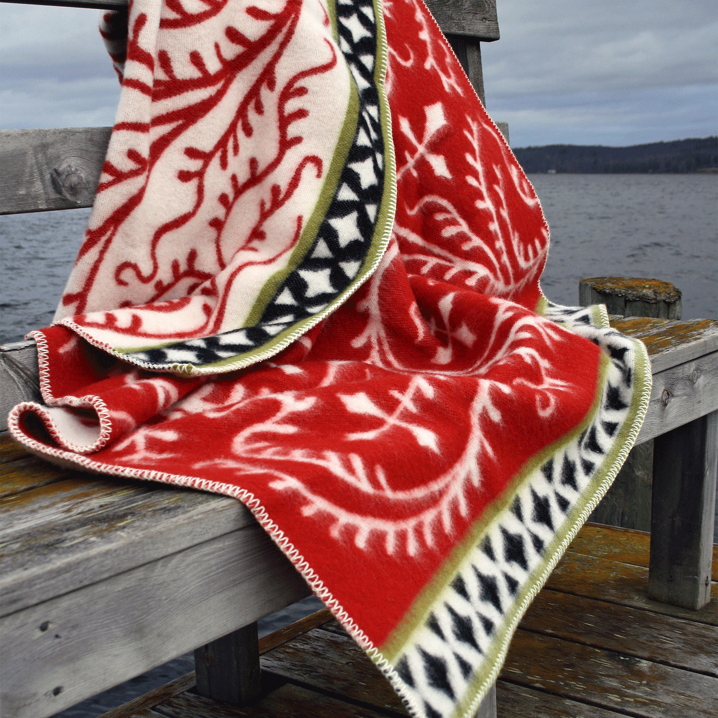 Albertus Red Lambswool Jacquard Blanket