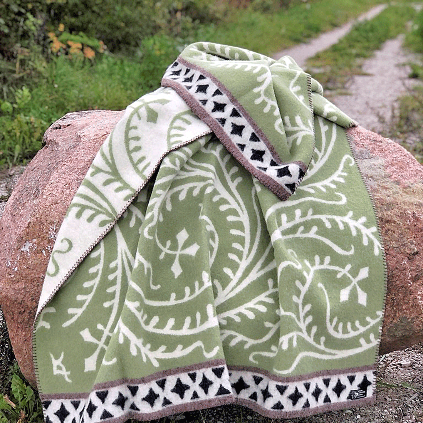 Albertus Green Lambswool Jacquard Blanket