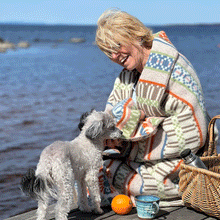 Load image into Gallery viewer, Skaraborg Lambswool Jacquard Blanket
