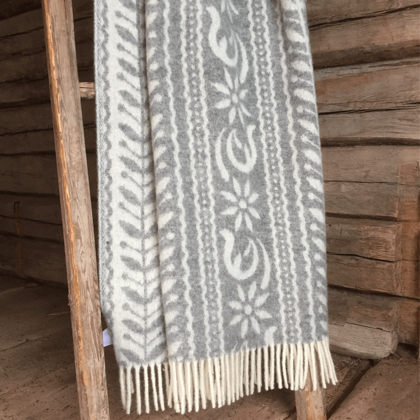 Anno Grey Lambswool Jacquard Blanket